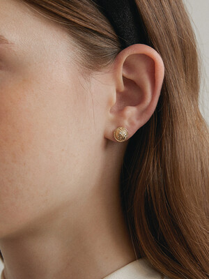 tweed button cubic earrings