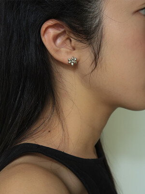 Flower earring / Silver