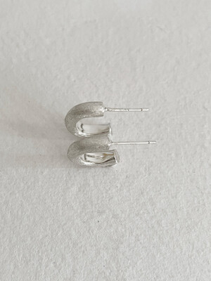 shiny texture earring (M)