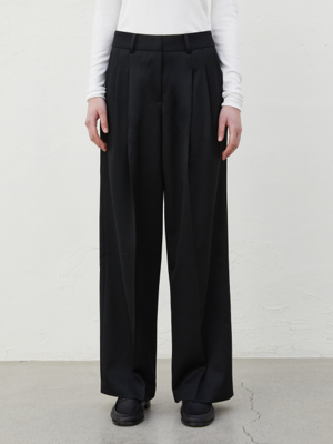 BASIC WIDE TWO TUCK SLACKS_BLACK