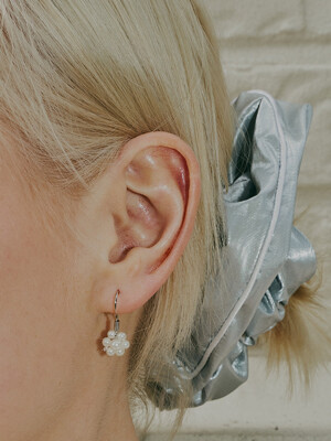 Sweet flower hook earring