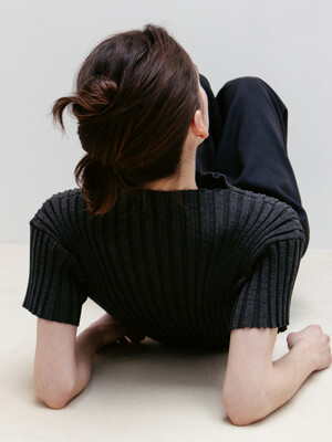 [단독]MILLIE KNIT SHORT CARDIGAN [DARK GRAY, BLACK]