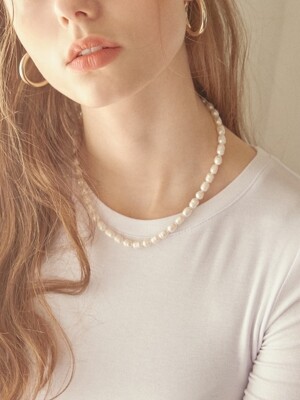 UGLY PEARL NECKLACE