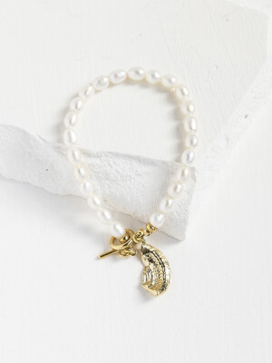 Never-ending Tale Bracelet 14K