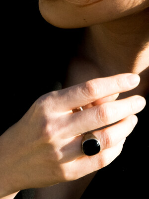 Oval Ring-onyx