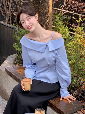MULE OFF SHOULDER BLOUSE_LIGHT BLUE