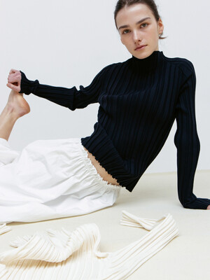 [단독]MILLIE KINT MOCKNECK TOP [IVORY, BLACK]