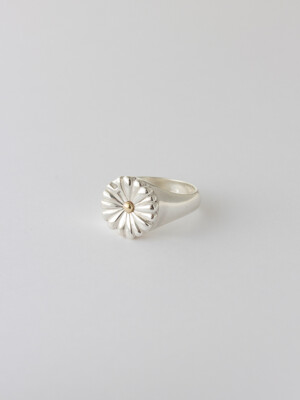 DAISY RING