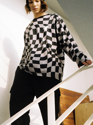 CHECKERBOARD LONG SLEEVE T-SHIRT BLACK