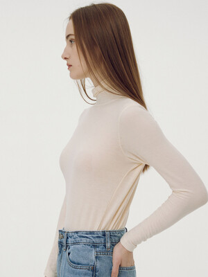 [GDPO01] Turtle Neck Pullover Ivory