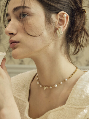 Vanila Vintage Pearl Necklace