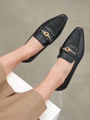 Classic Point Loafer MD19FW1042 Black