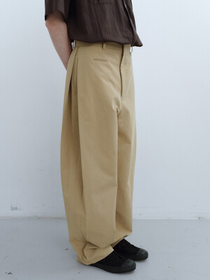 side tuck curved pants (beige)