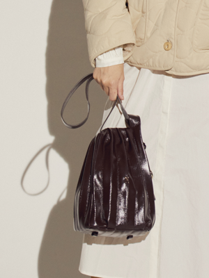 Lucky Pleats Pumpkin Bag Dark Oak