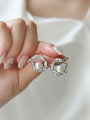Wave Ring Cubic Pearl Earrings M03851