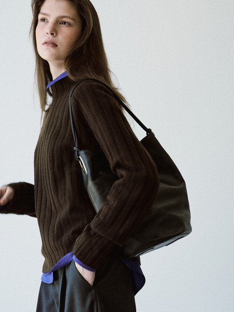 아뜰리에 드 루멘 [단독] COLLEN BUCKET BAG (SOFT BLACK)