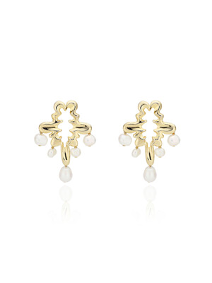 `drop` of pearl earrings