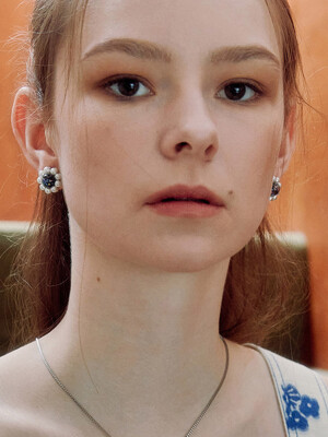 Daisy Snowball Earrings