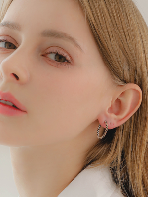 Comb-pattern Ring Earrings M03605