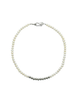 Balance circle pearl necklace