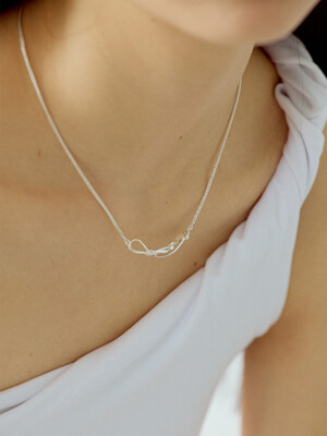 Entwine necklace