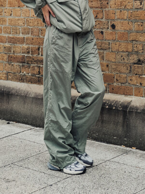 Out of office nylon pants_sage