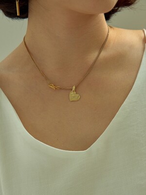 gold center heart necklace