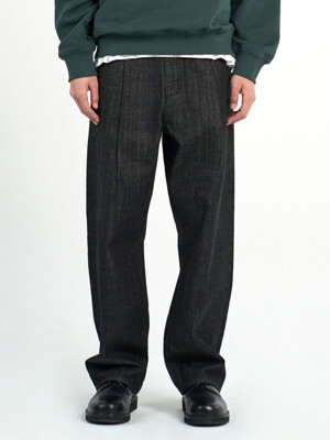 DEN0071 one black selvedge[one tuck wide fit]