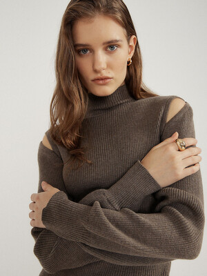 Cutting Half Turtleneck Knit(BROWN)