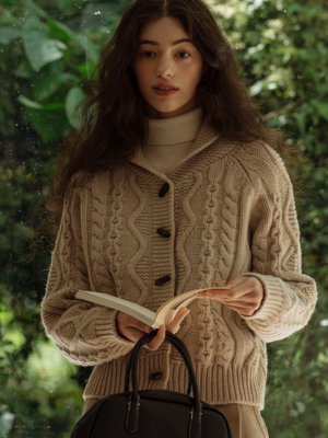 Lambswool toggle cardigan_Beige