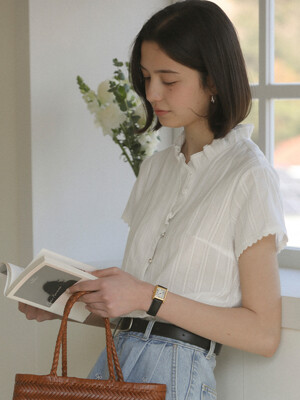 Embroidery textured short sleeve frill blouse_Ivory
