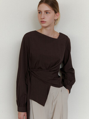 comos 1214 unbalance wrap blouse (brown)