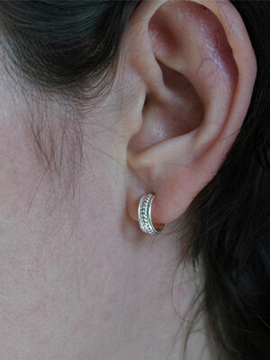 Laurel Earrings 1