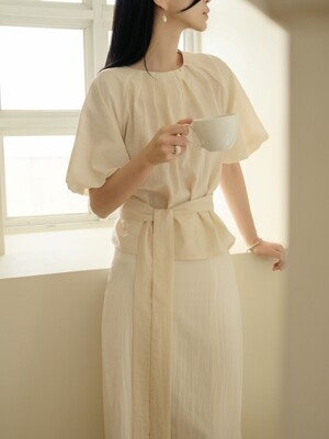 리비에 벌룬 스트랩 반팔 블라우스_Livie blouse[cream]