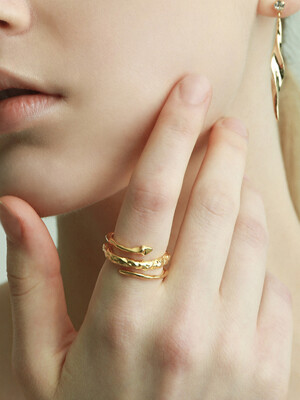 The classical snake ring