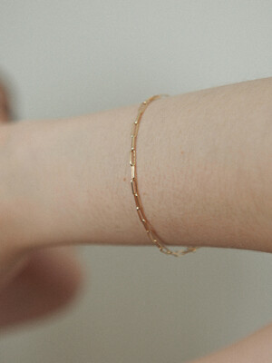 Classic Clip 14k Gold Bracalet