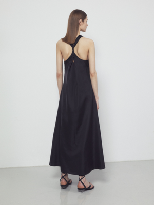 HALTER NECK A LINE DRESS_BLACK