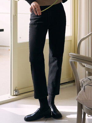 MINIMAL STRAIGHT PANTS_BLACK DENIM