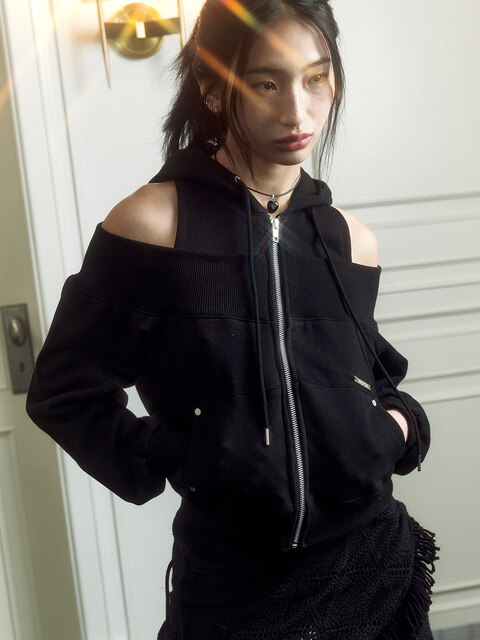아우터 - 낫노잉 (NOTKNOWING) - Open Shoulder Zip Up Hoodie (BLACK)