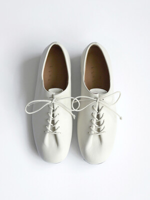 Folded Derby Shoes . Ivory