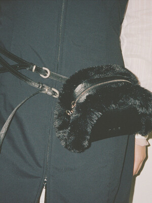 fur trimming double belt bag (black)