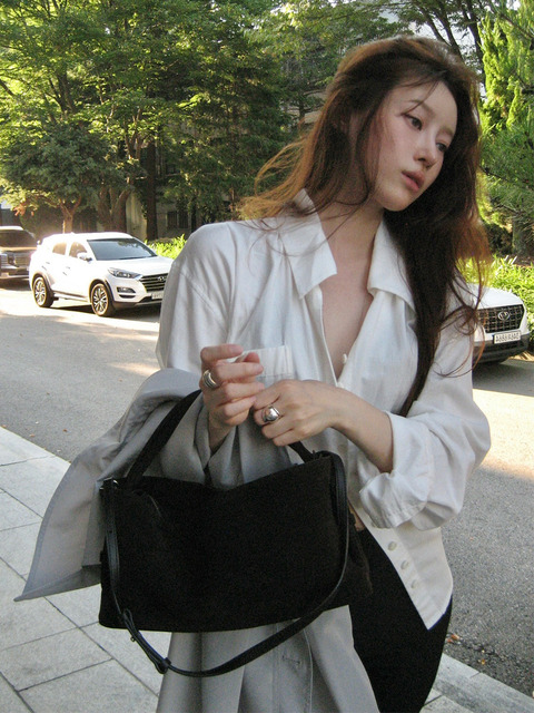 루에브르 [단독]Balancoire Tote Medium (suede ver.) FA6AA383-N9