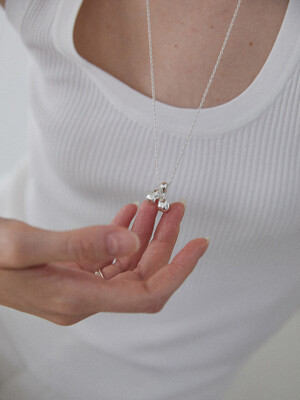 01-21 pebble (Necklace)