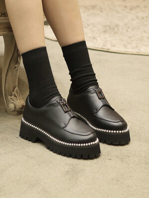 A8126 black loafer