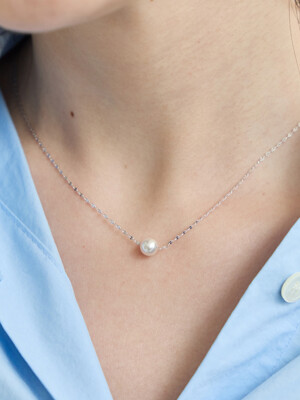 Small Pearl Necklace