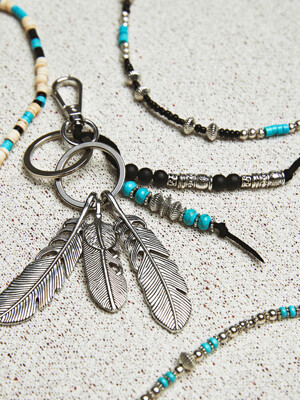 navajo feather & beads keyring black