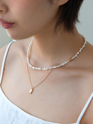 Gravel Pearl Necklace