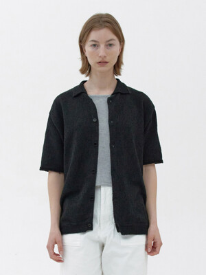 [Women] Textured Paper Half Shirt (Charcoal/Black)