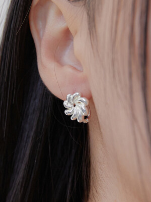 Flora earring