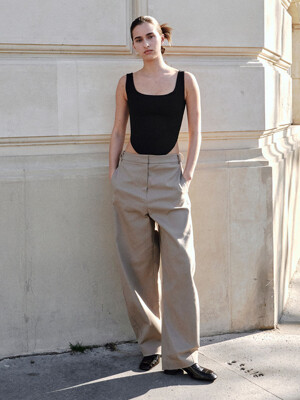 LUCAS CURVED JEANS (BEIGE)